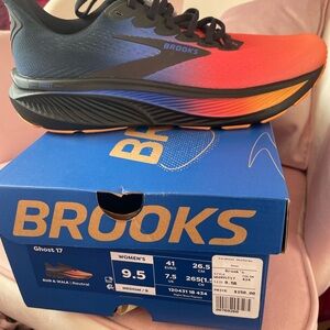 Brooks Ghost 17 Running Shoe - Coral, Navy, Black